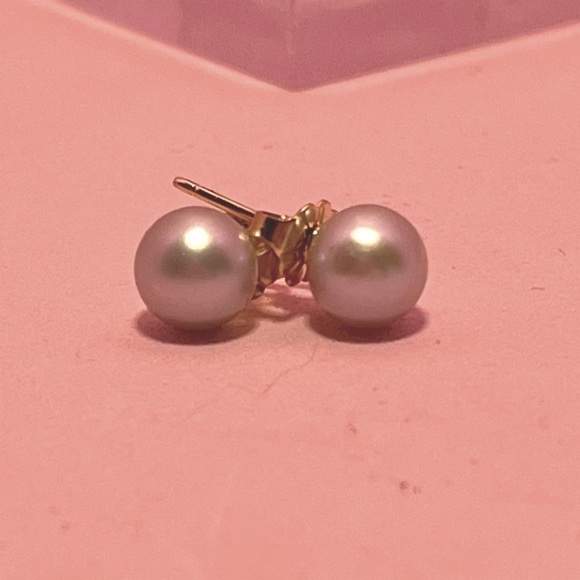 Vintage 14k Gold and Grey Pearl Stud Earrings (EUC) - Picture 4 of 5